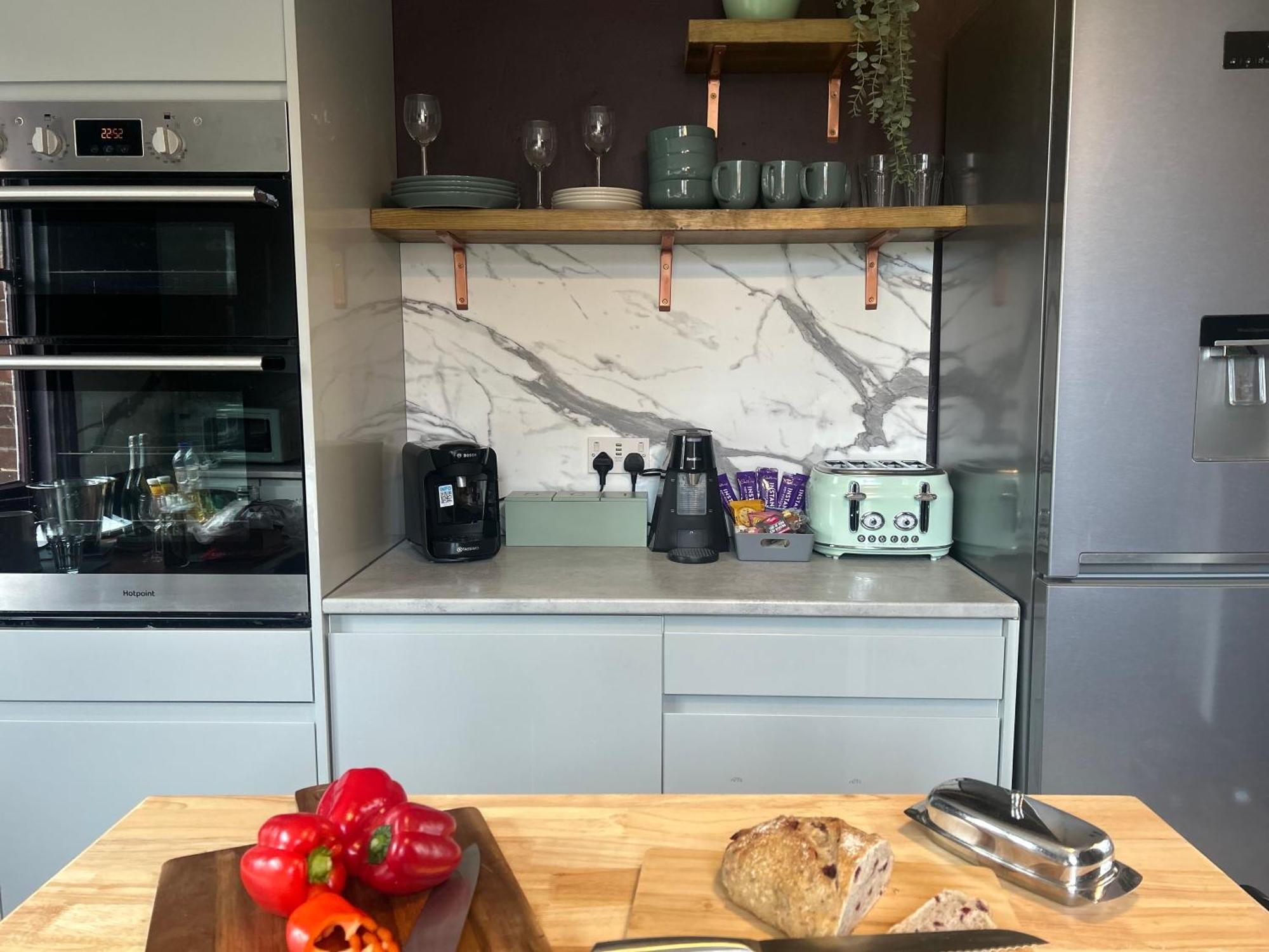 Park View Is A Beautiful Whole Entire House Close To Town Centre, Sleeps 8 In 4 Rooms, 2 Doubles And 4 Single Beds With 2 Shower Rooms, Available For Holidays, Insurance Stays, Trades People, Contractors, Pets Welcome Wisbech Exterior foto