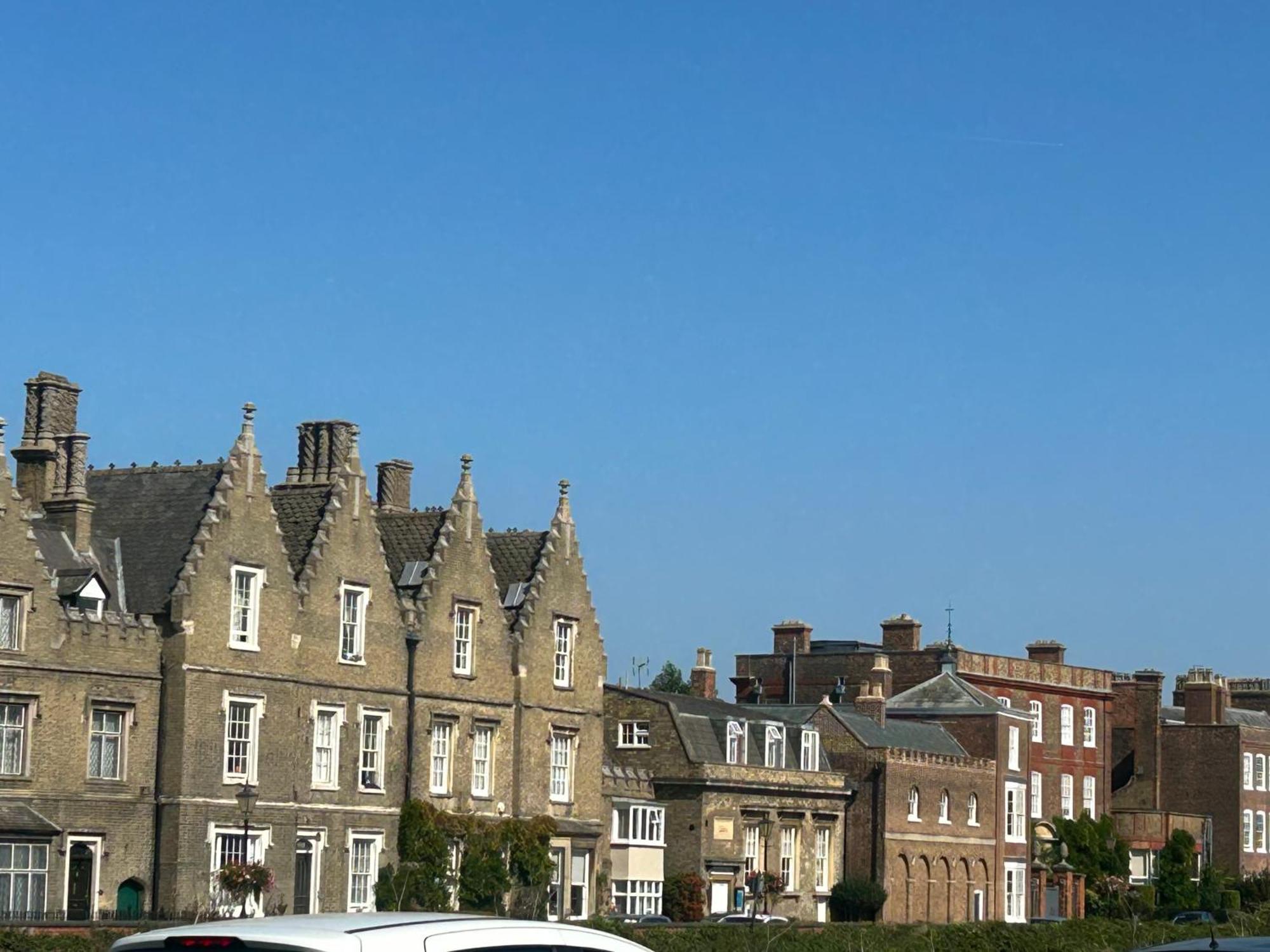 Park View Is A Beautiful Whole Entire House Close To Town Centre, Sleeps 8 In 4 Rooms, 2 Doubles And 4 Single Beds With 2 Shower Rooms, Available For Holidays, Insurance Stays, Trades People, Contractors, Pets Welcome Wisbech Exterior foto